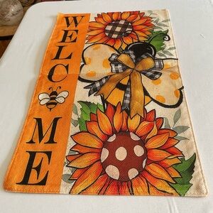 Sunflower Welcome Garden Flag with Bow and Bee